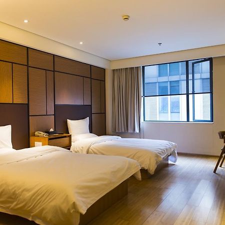 Ji Hotel Xintiandi Шанхай Екстериор снимка