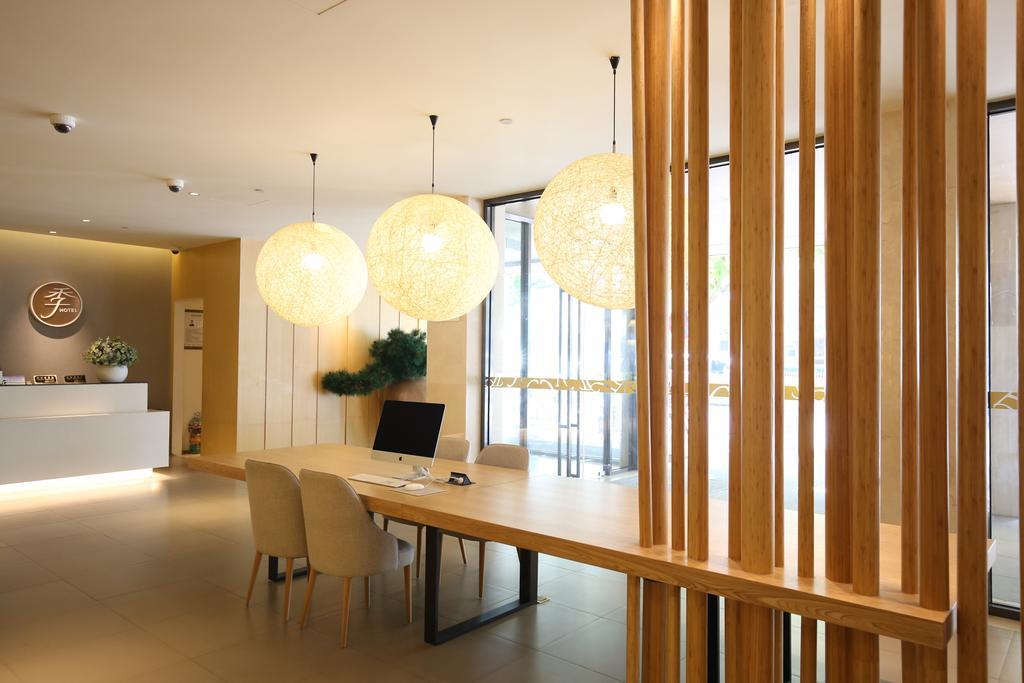 Ji Hotel Xintiandi Шанхай Екстериор снимка