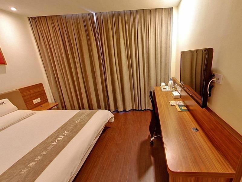 Ji Hotel Xintiandi Шанхай Екстериор снимка