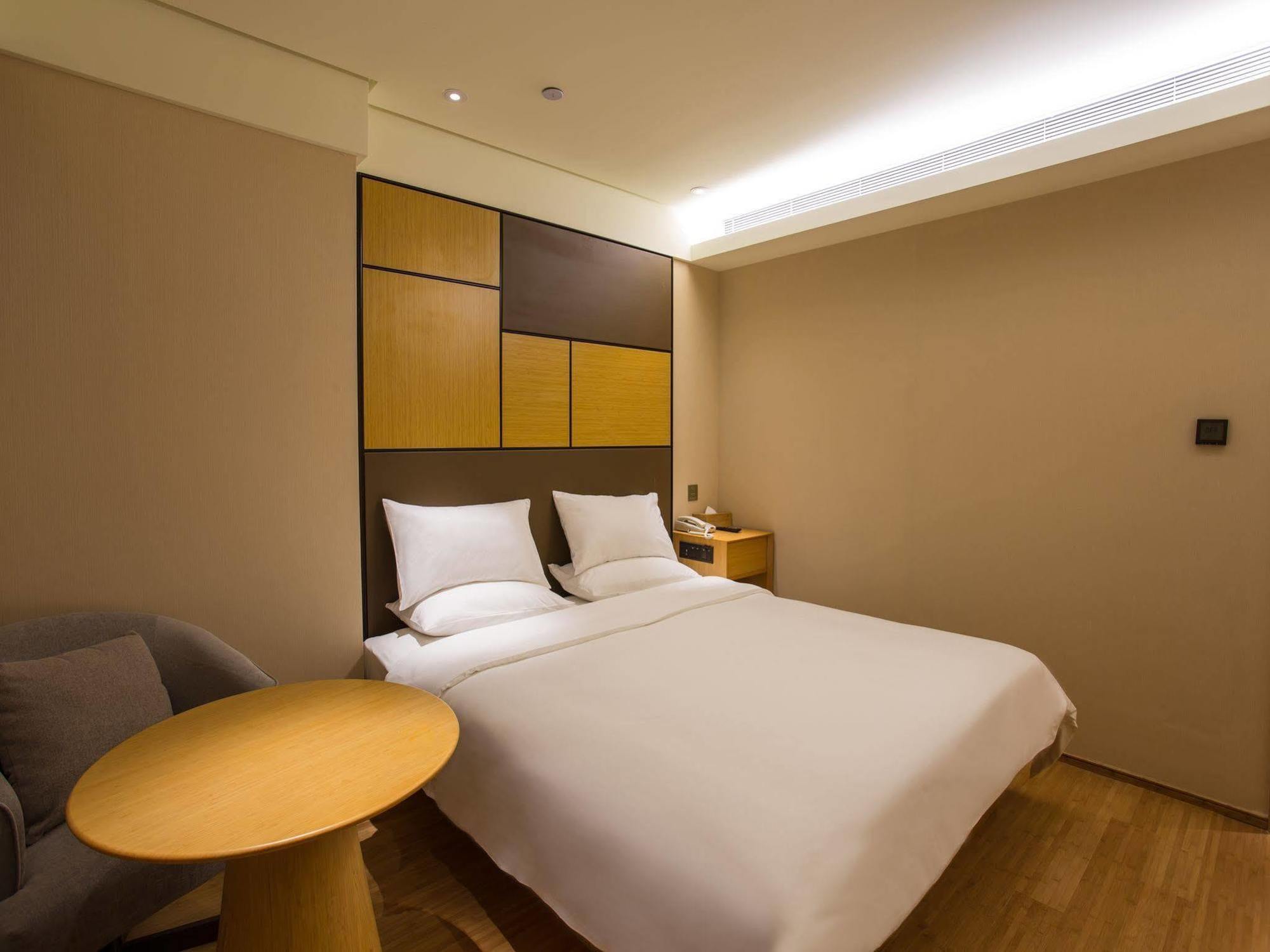 Ji Hotel Xintiandi Шанхай Екстериор снимка